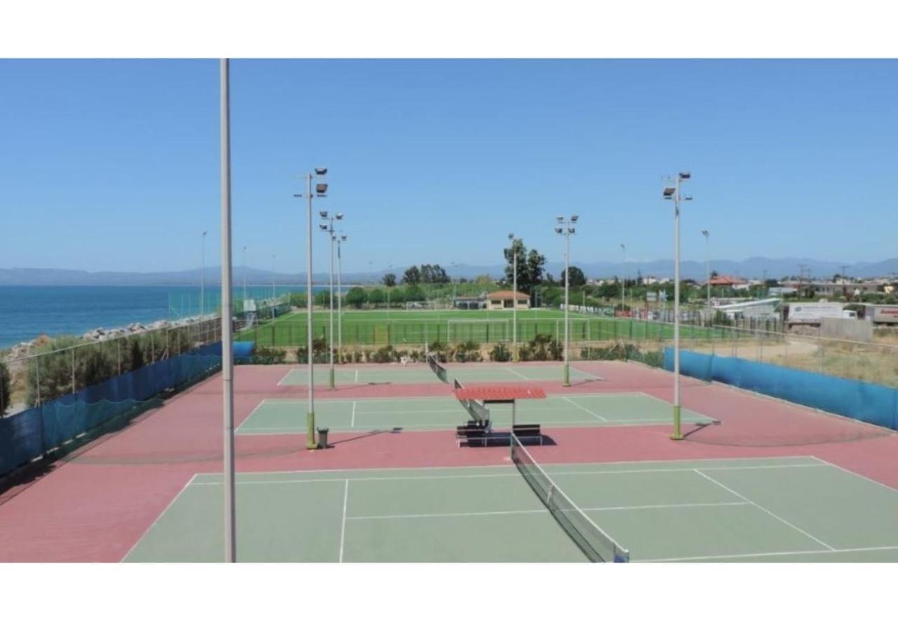 Seafront Penthouse Leo Apartment Kalamata Bagian luar foto