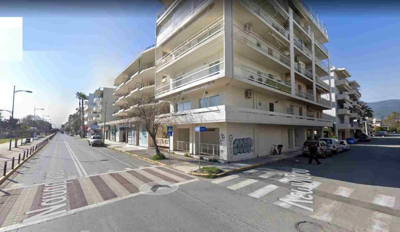 Seafront Penthouse Leo Apartment Kalamata Bagian luar foto
