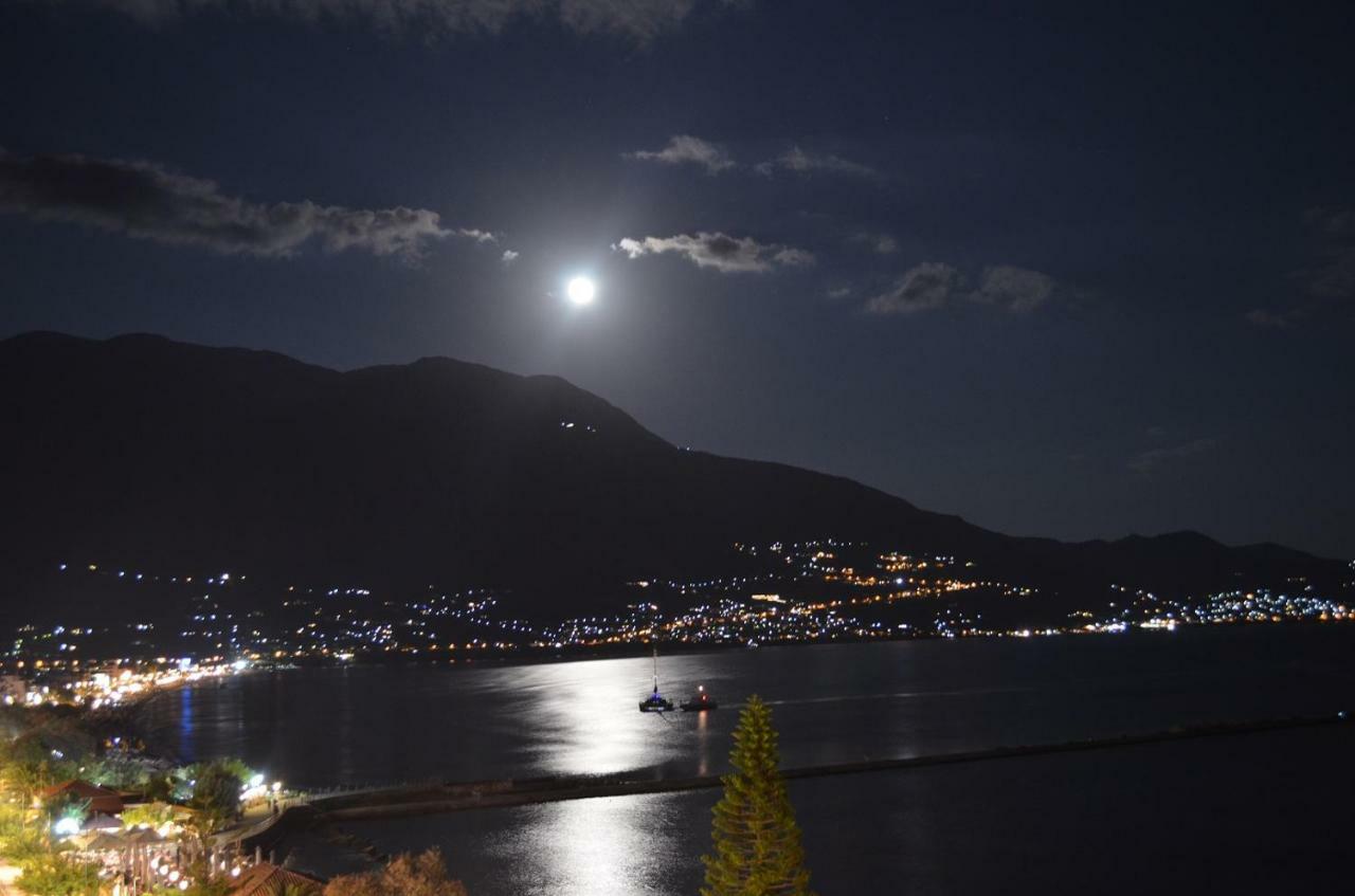 Seafront Penthouse Leo Apartment Kalamata Bagian luar foto