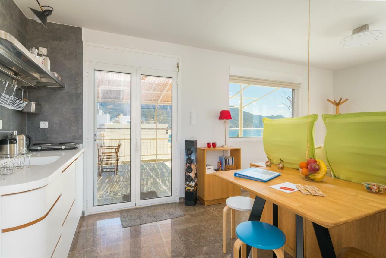 Seafront Penthouse Leo Apartment Kalamata Bagian luar foto