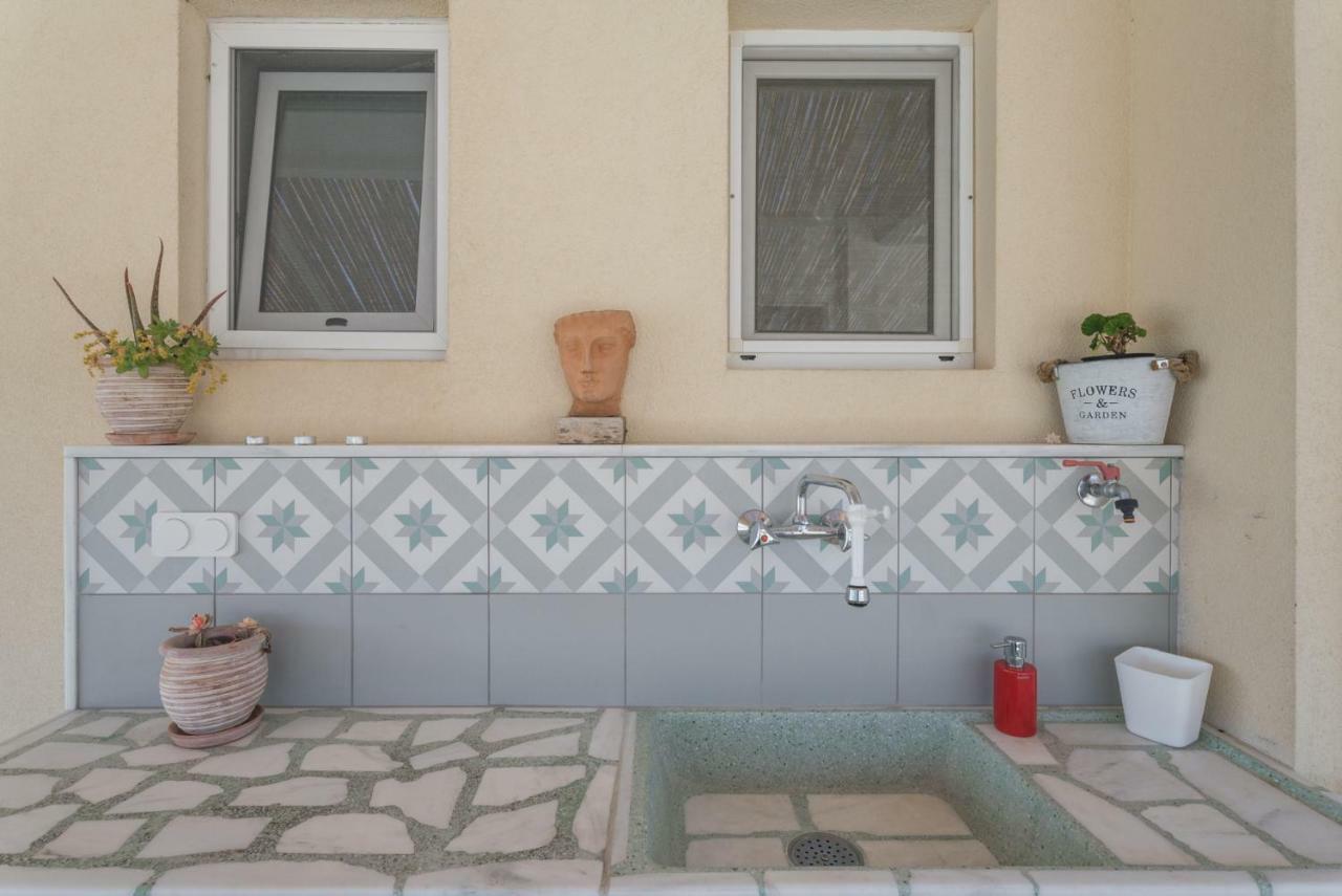 Seafront Penthouse Leo Apartment Kalamata Bagian luar foto