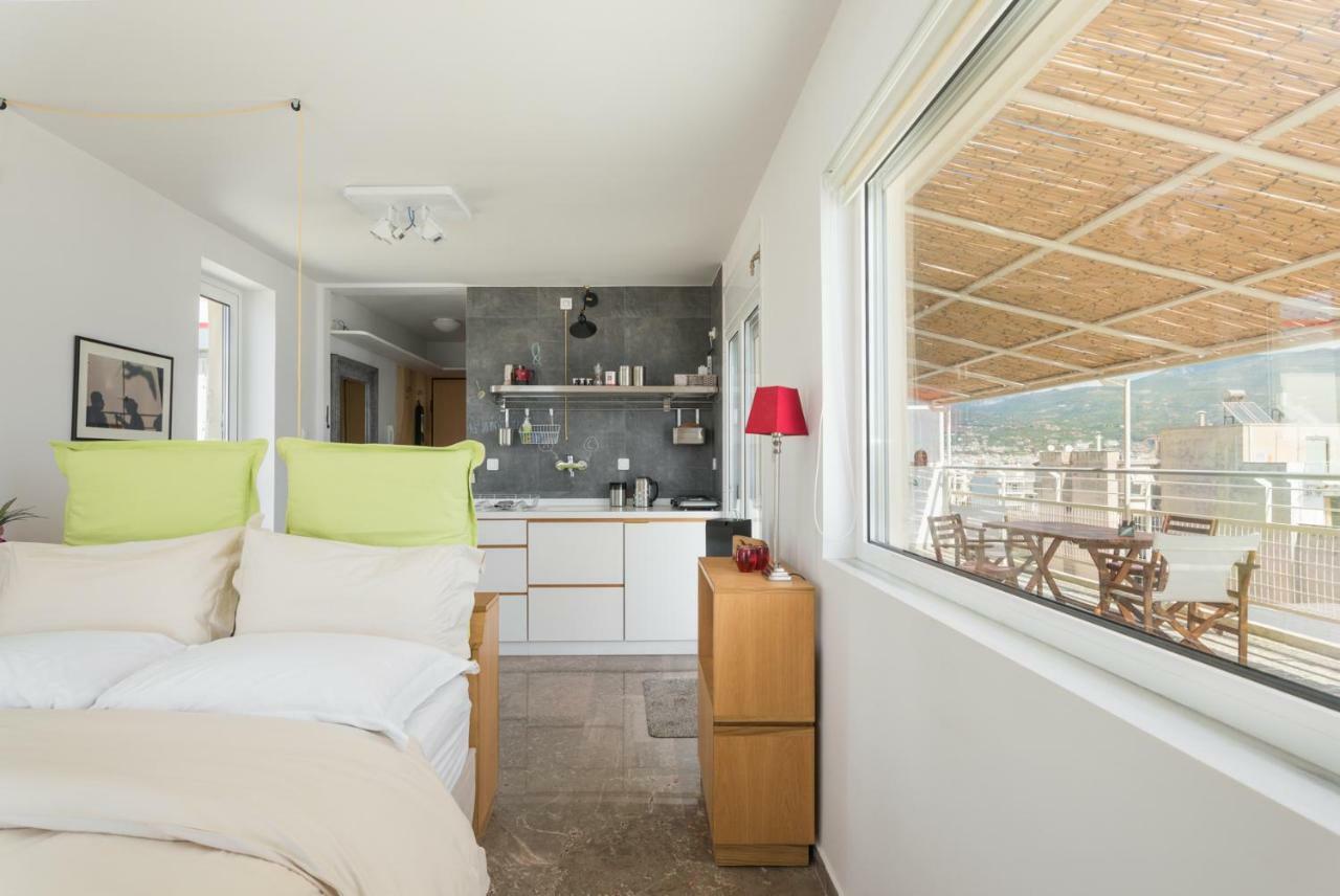 Seafront Penthouse Leo Apartment Kalamata Bagian luar foto