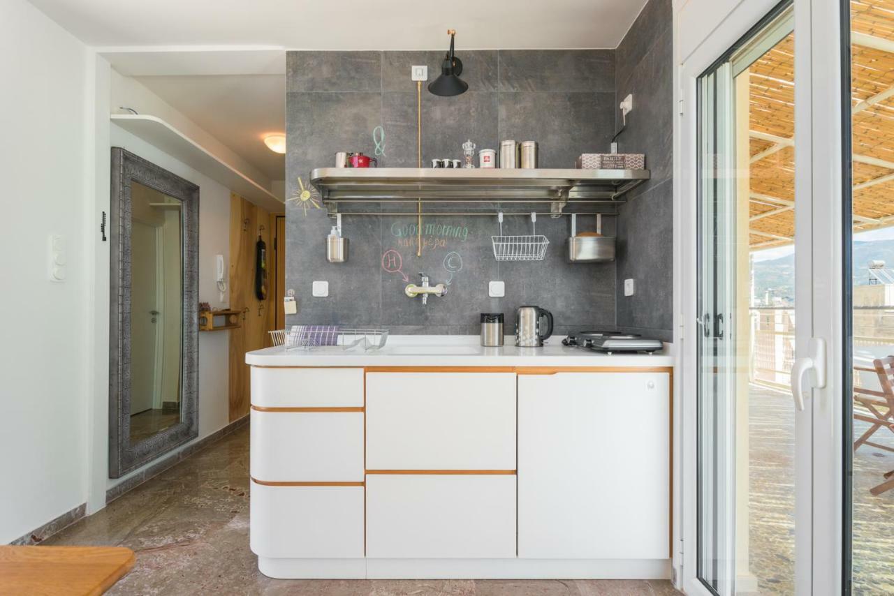 Seafront Penthouse Leo Apartment Kalamata Bagian luar foto