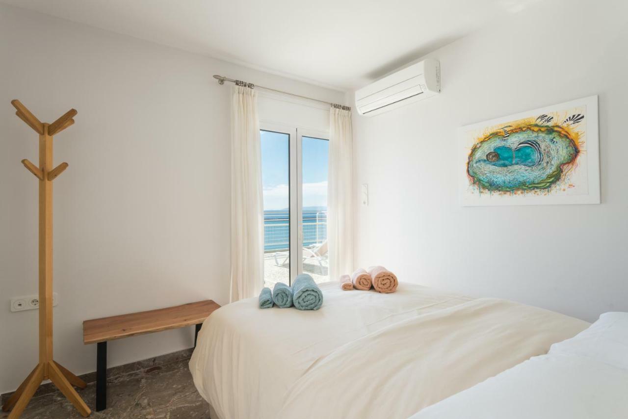 Seafront Penthouse Leo Apartment Kalamata Bagian luar foto