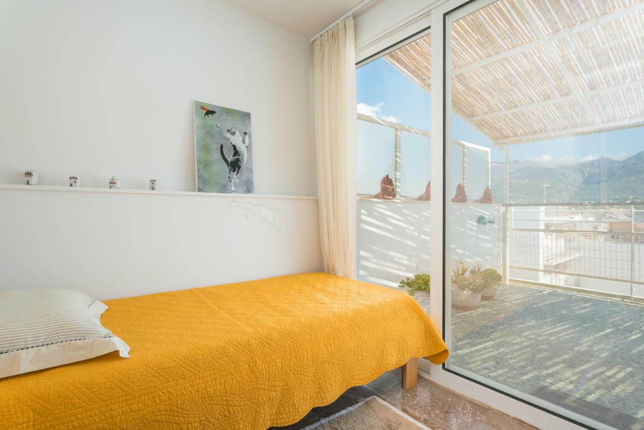 Seafront Penthouse Leo Apartment Kalamata Bagian luar foto